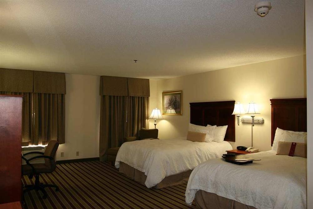 Hampton Inn & Suites Dayton-Vandalia Murlin Heights Стая снимка