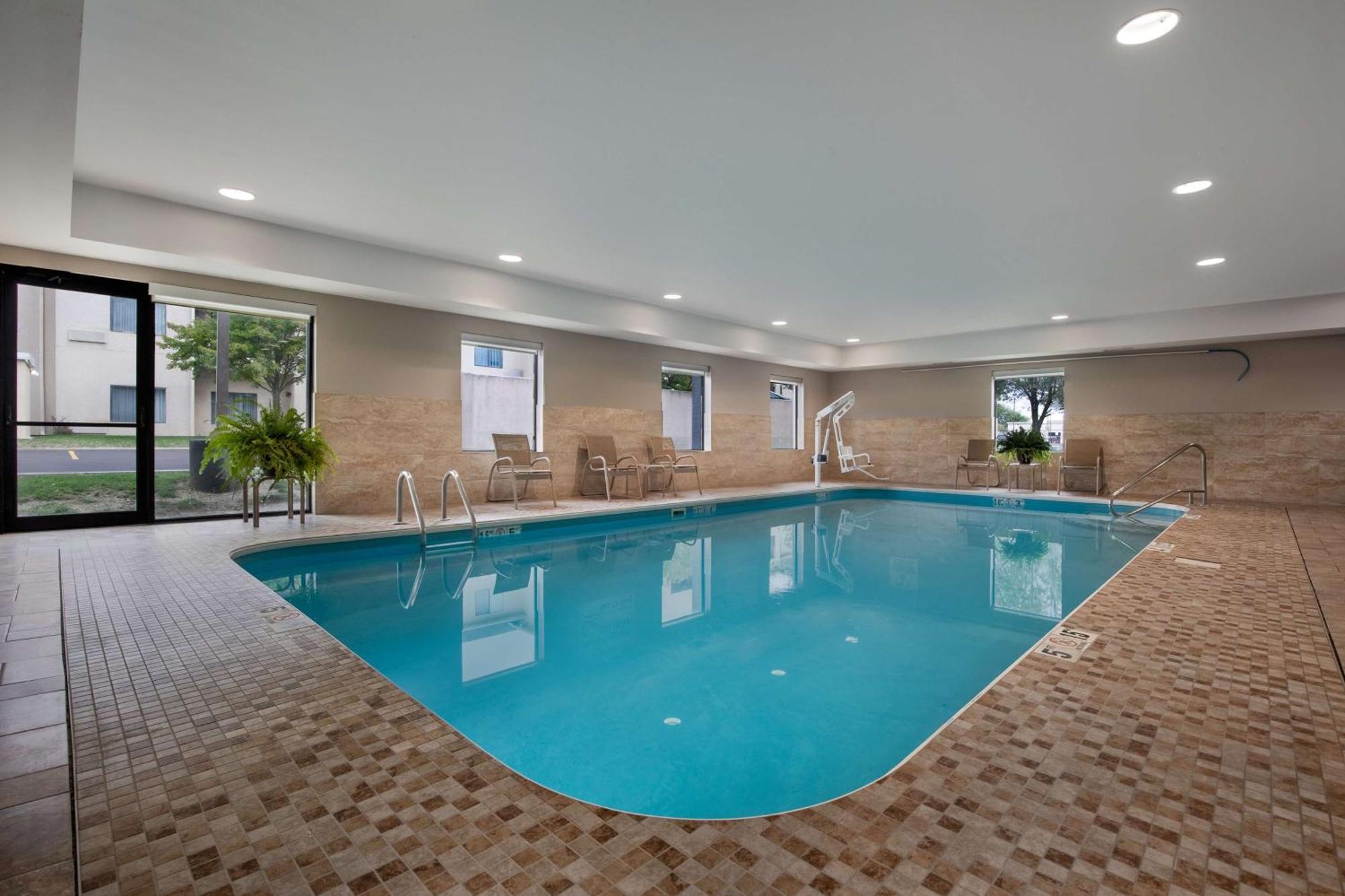 Hampton Inn & Suites Dayton-Vandalia Murlin Heights Екстериор снимка